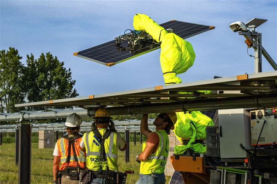 Burns & McDonnell deploys AI-powered robotics on solar projects