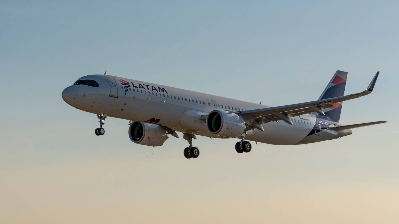 LATAM Ready For 11 New A321neos, E195-E2s With $505 Million Financing