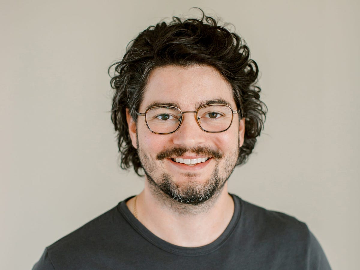 Tyler Burnett turned a toothache into a VC-backed company. Here's an exclusive look at the pitch deck he used to raise $3 million for dental startup Wally Health.
