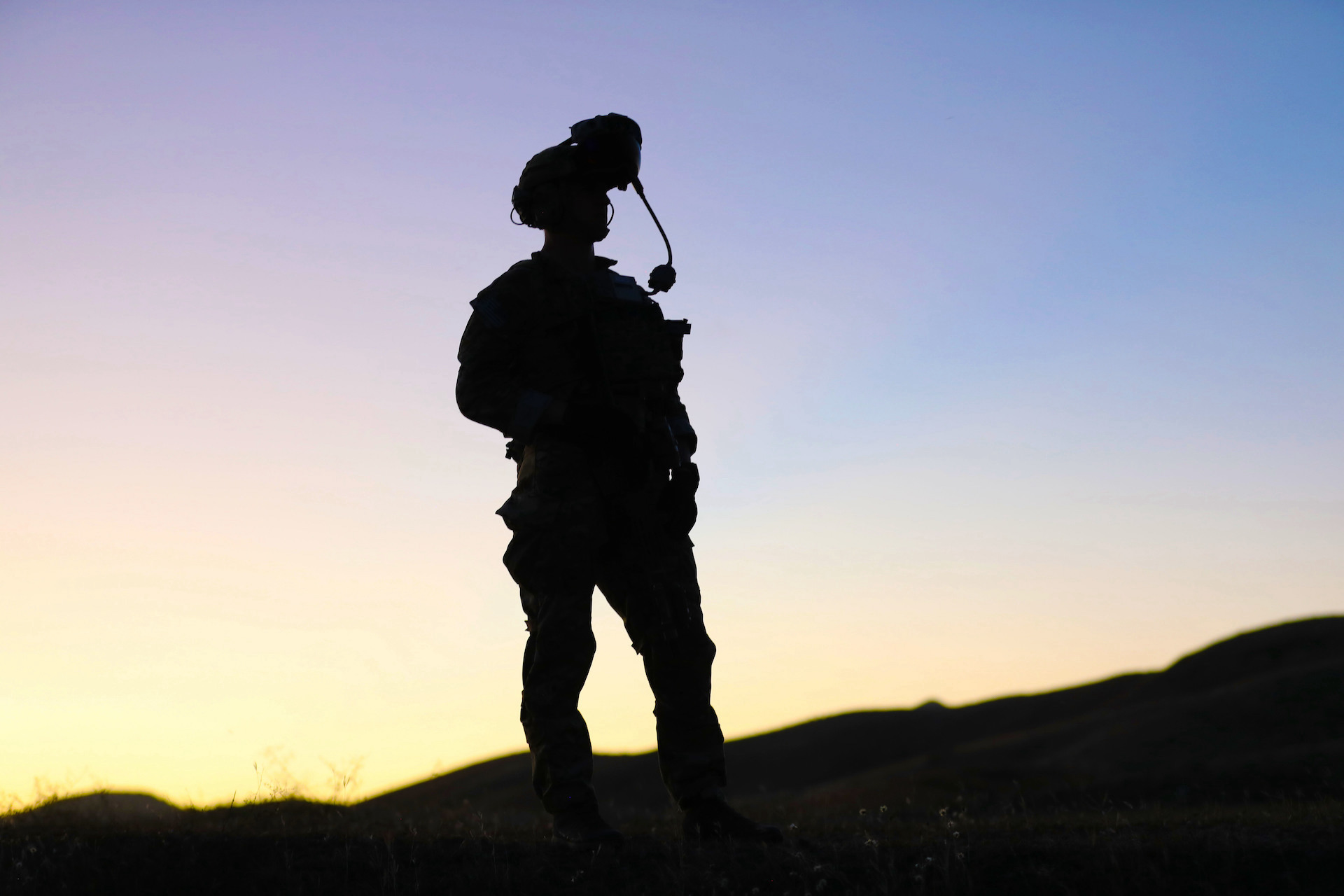 Army awards more than $350M in contracts for Soldier Borne Mission Command headsets from Anduril and Rivet