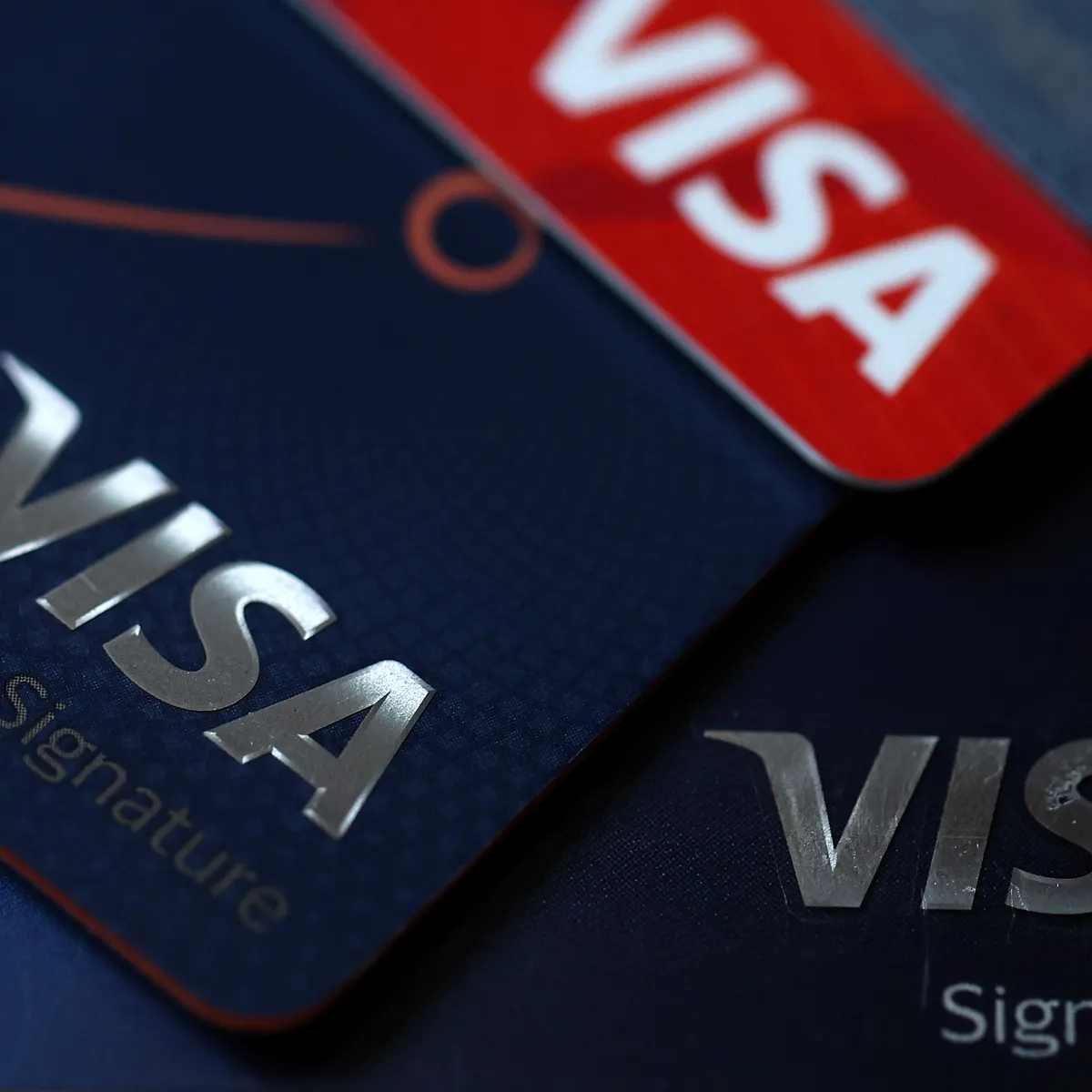 Visa, OpenTable partner on dining perks program