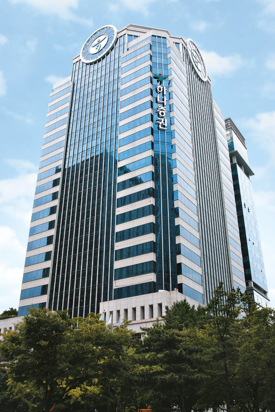 Hana Securities to launch Korea's first cross-border stock trading service