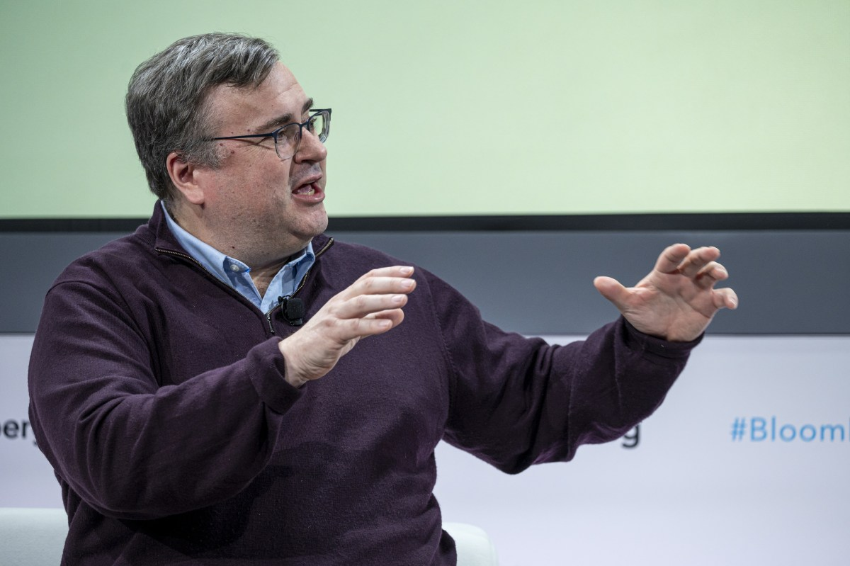 Reid Hoffman is leaving Microsoft’s board to go ‘founder mode’ with startup Manas