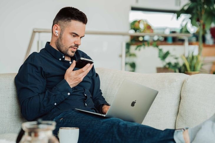 Async replaces work calls with asynchronous voice messages