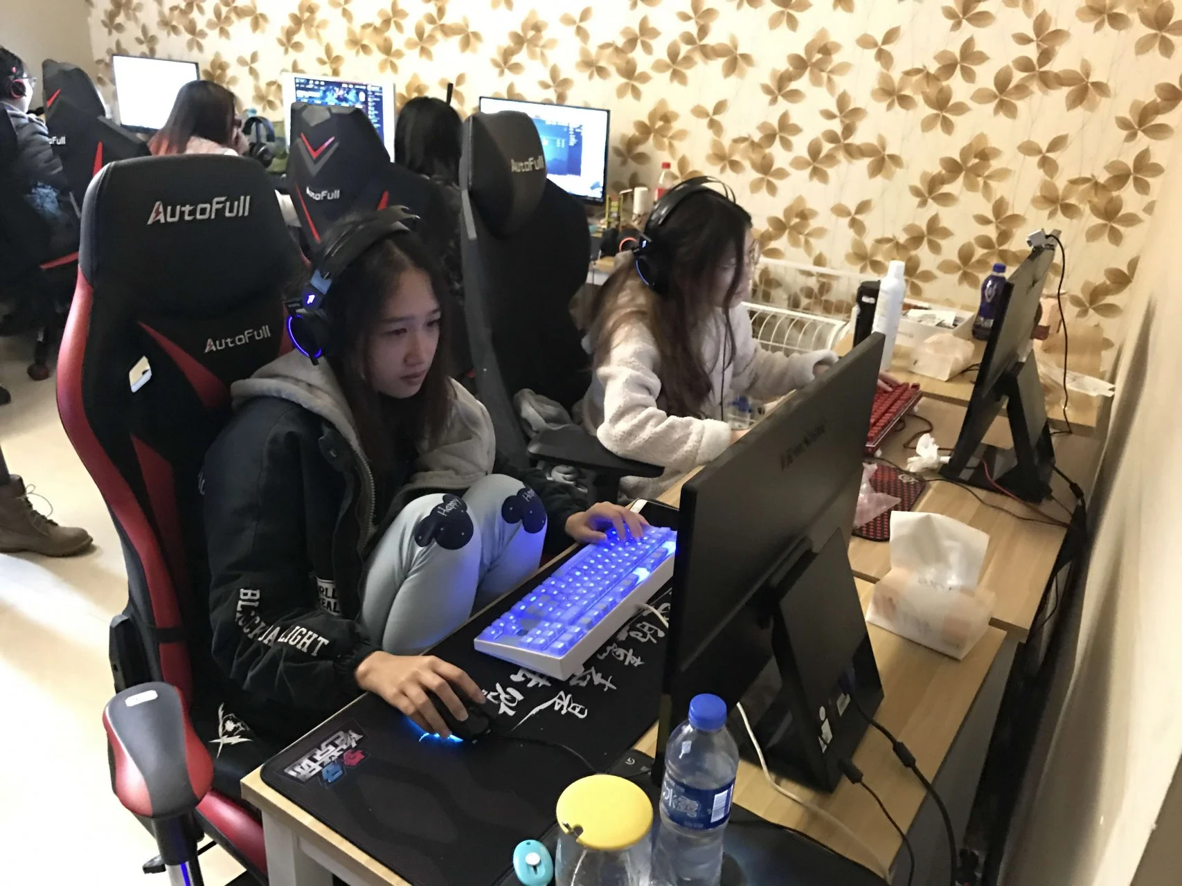 Tencent invests in two game streaming platforms in one day: Huya & Douyu