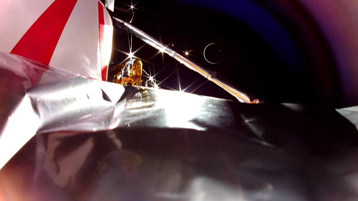 Valve problem blamed for Peregrine lunar lander failure