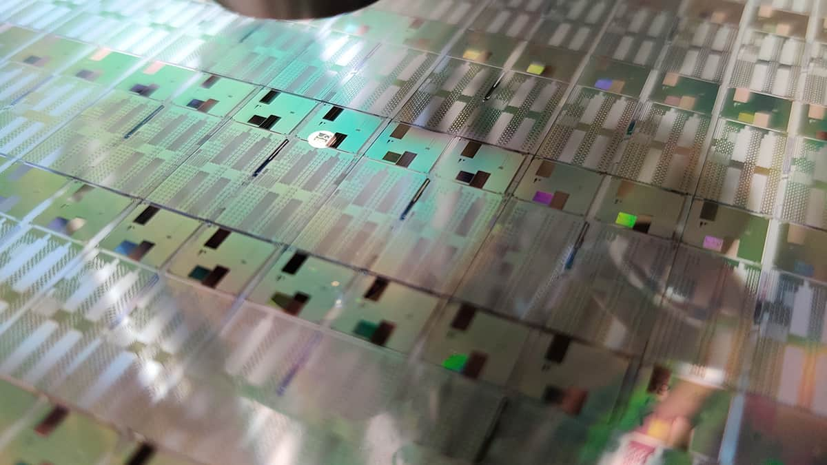 UK firm Universal Quantum wins major quantum-computing contract