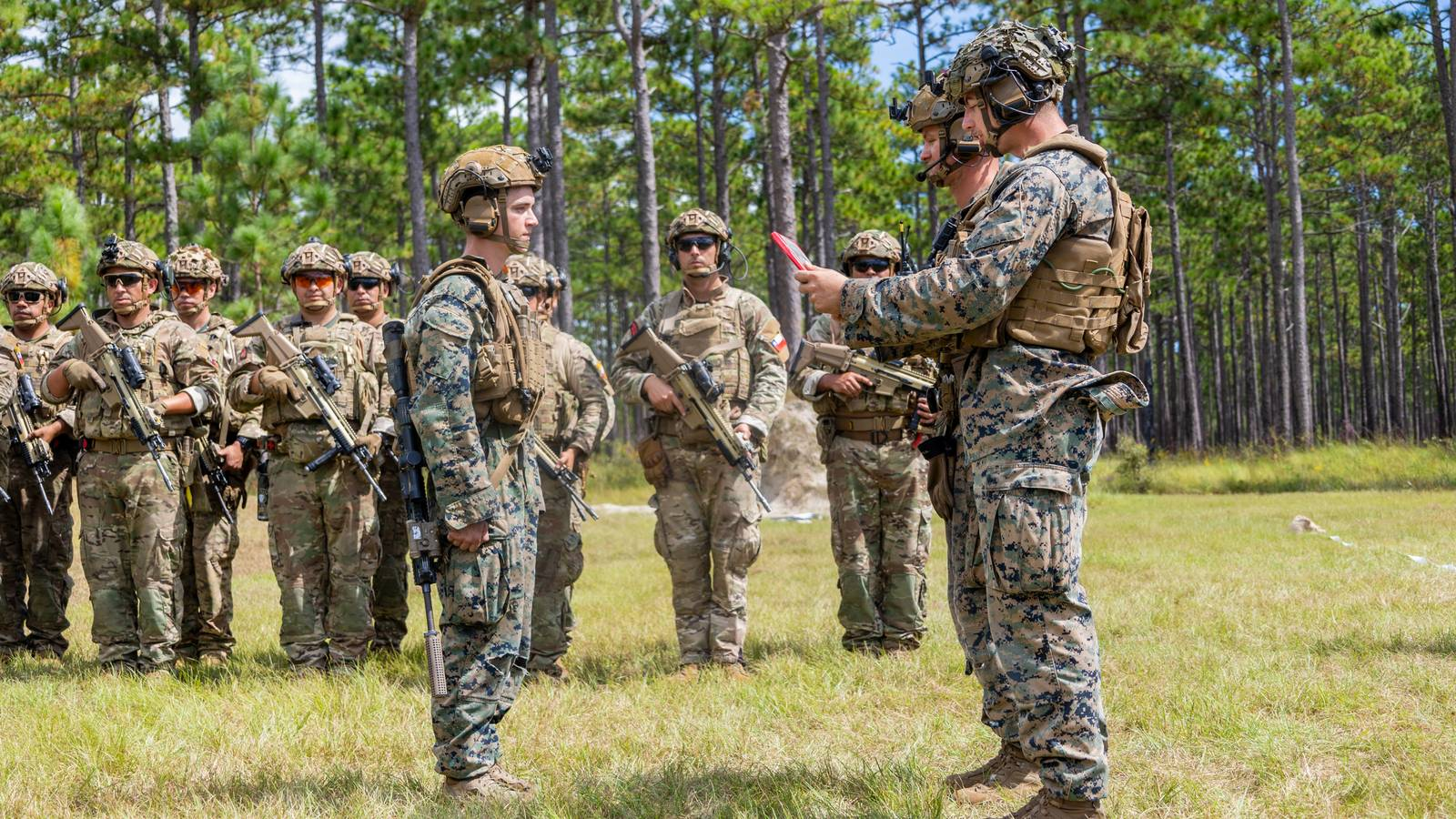 Marines Boost Enlistment Perks: FY26 Bonuses Target Critical Skills
