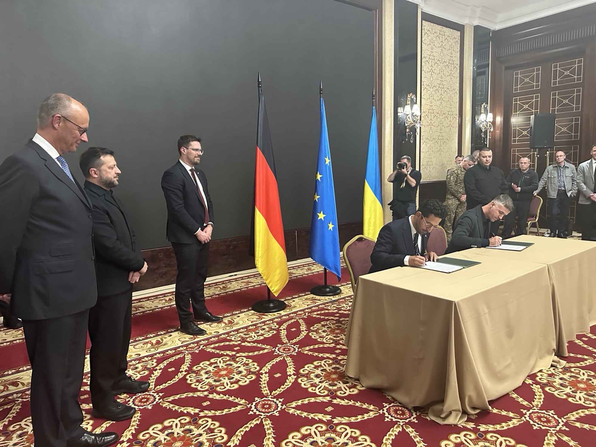 ARX Robotics and Ukrainian company Roboneers agree on far reaching technology partnership for unmanned land warfare - European Security & Defence