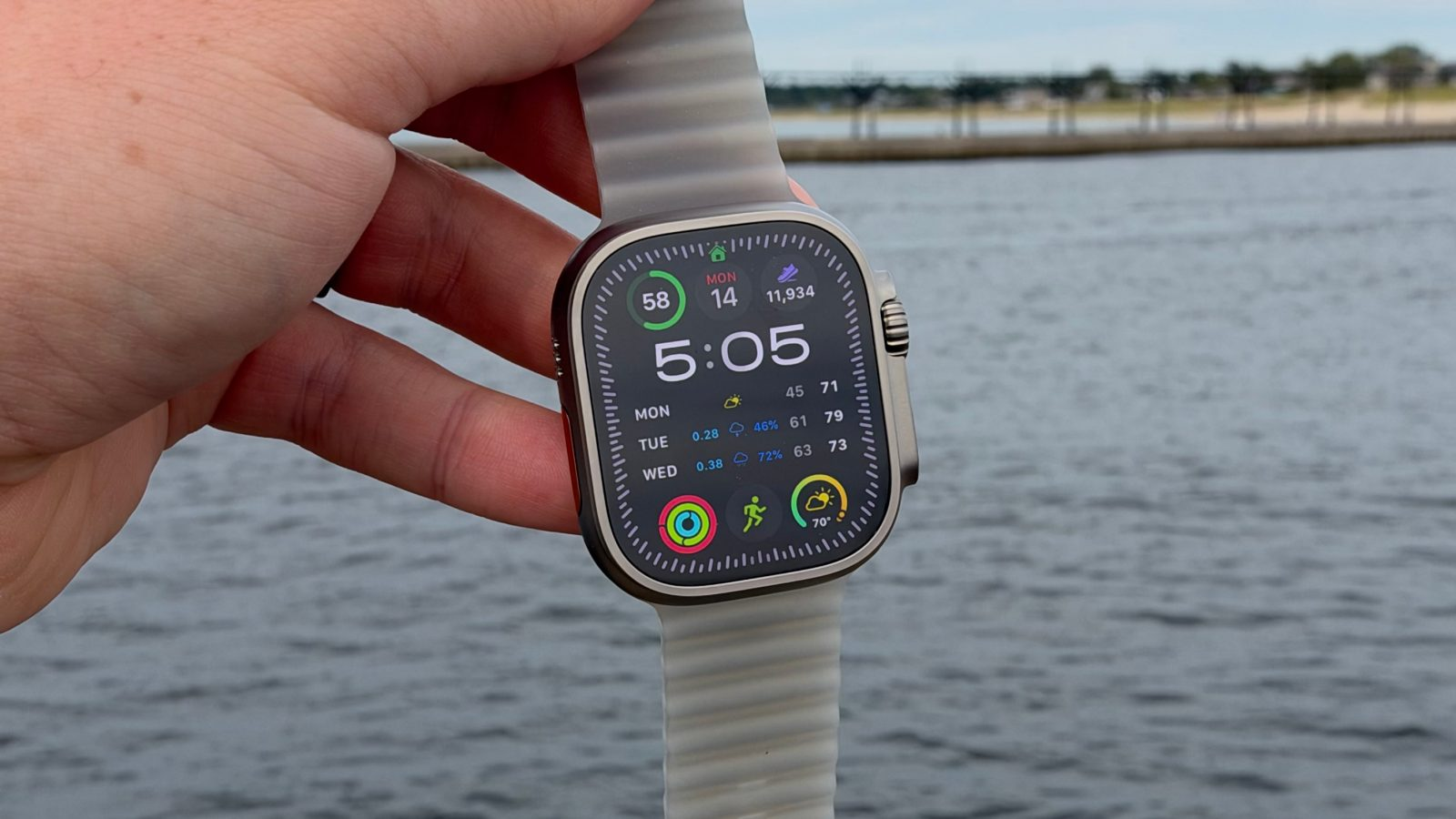 Apple Watch Series 12 and Ultra 4 review: new colors and materials are fantastic, the Health Sensing System is a big upgrade, but many features are coming later