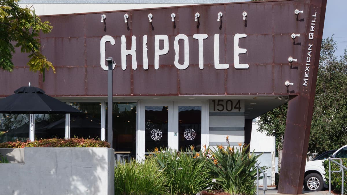Chipotle Posts Surprise Same-Store Sales Growth in First Quarter 2026