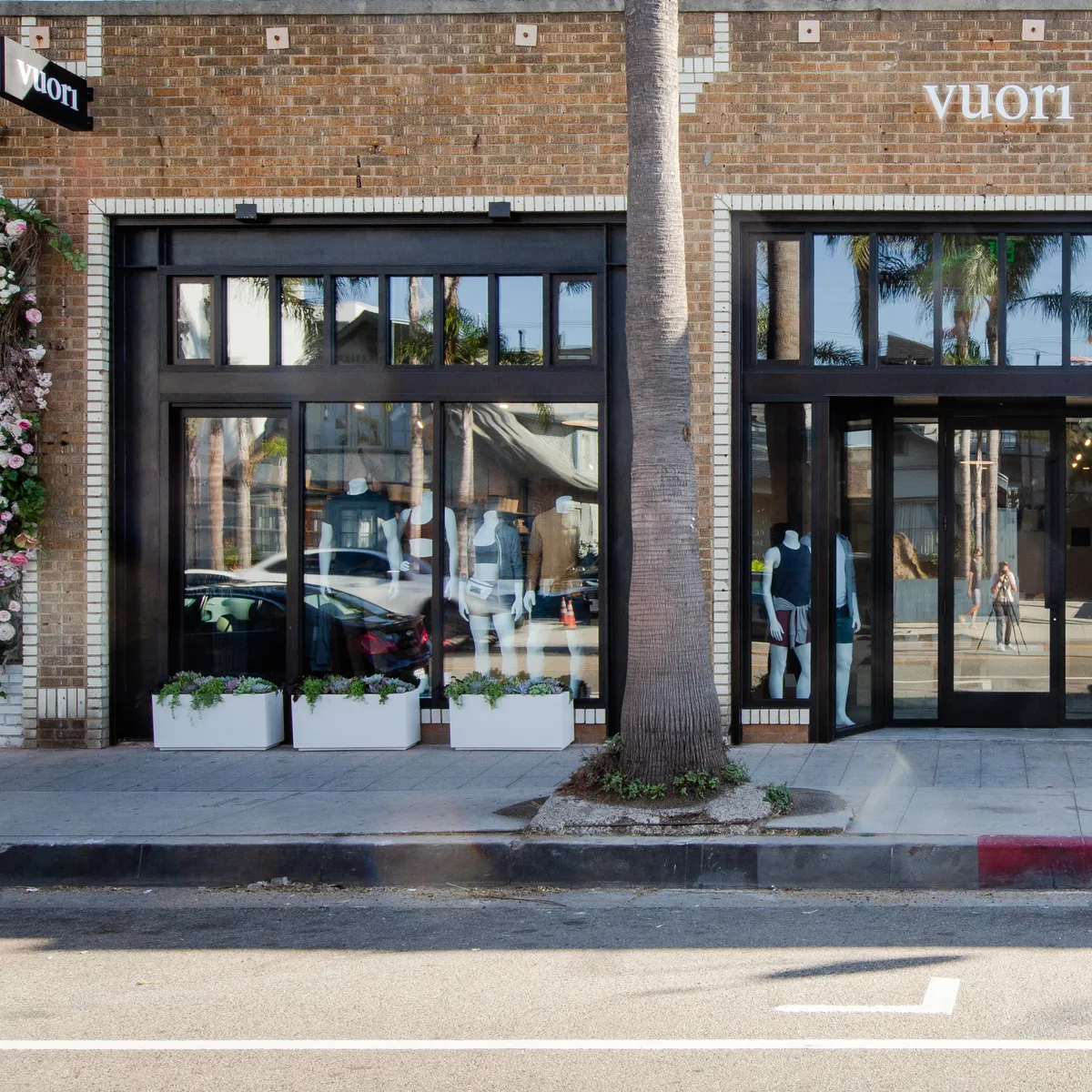 DTC athleisure brand Vuori plans 100 US stores as it rakes in $400M investment