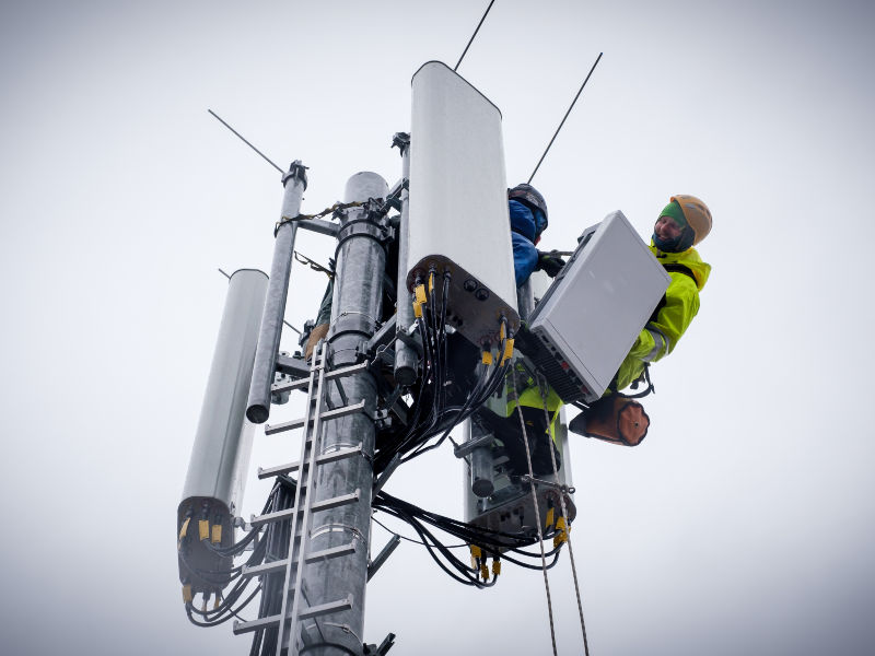 Viatel secures contracts with Nos and Meo in Portugal