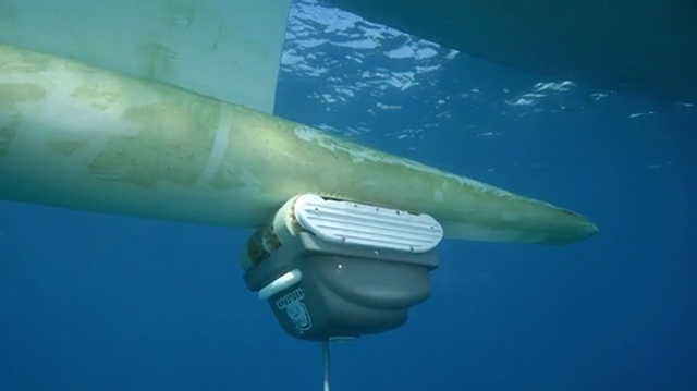 First underwater drone for the care of your hull