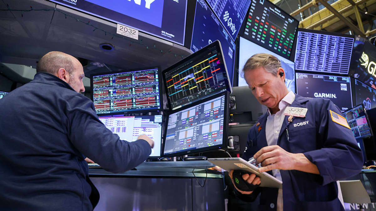 Nvidia's new AI platform, Nor'easter flight delays, NFL's drone focus and more in Morning Squawk