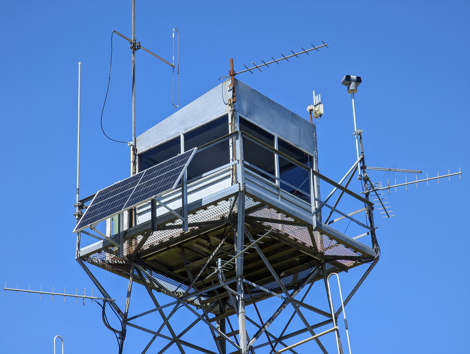Spotting bushfires early with AI and Axis | Axis Communications