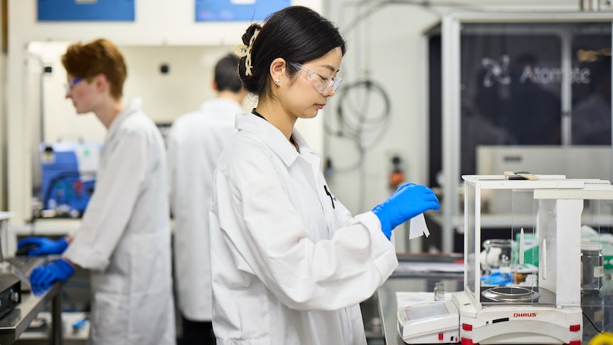Sicona's fast-charging battery tech to be developed by Himadri in India