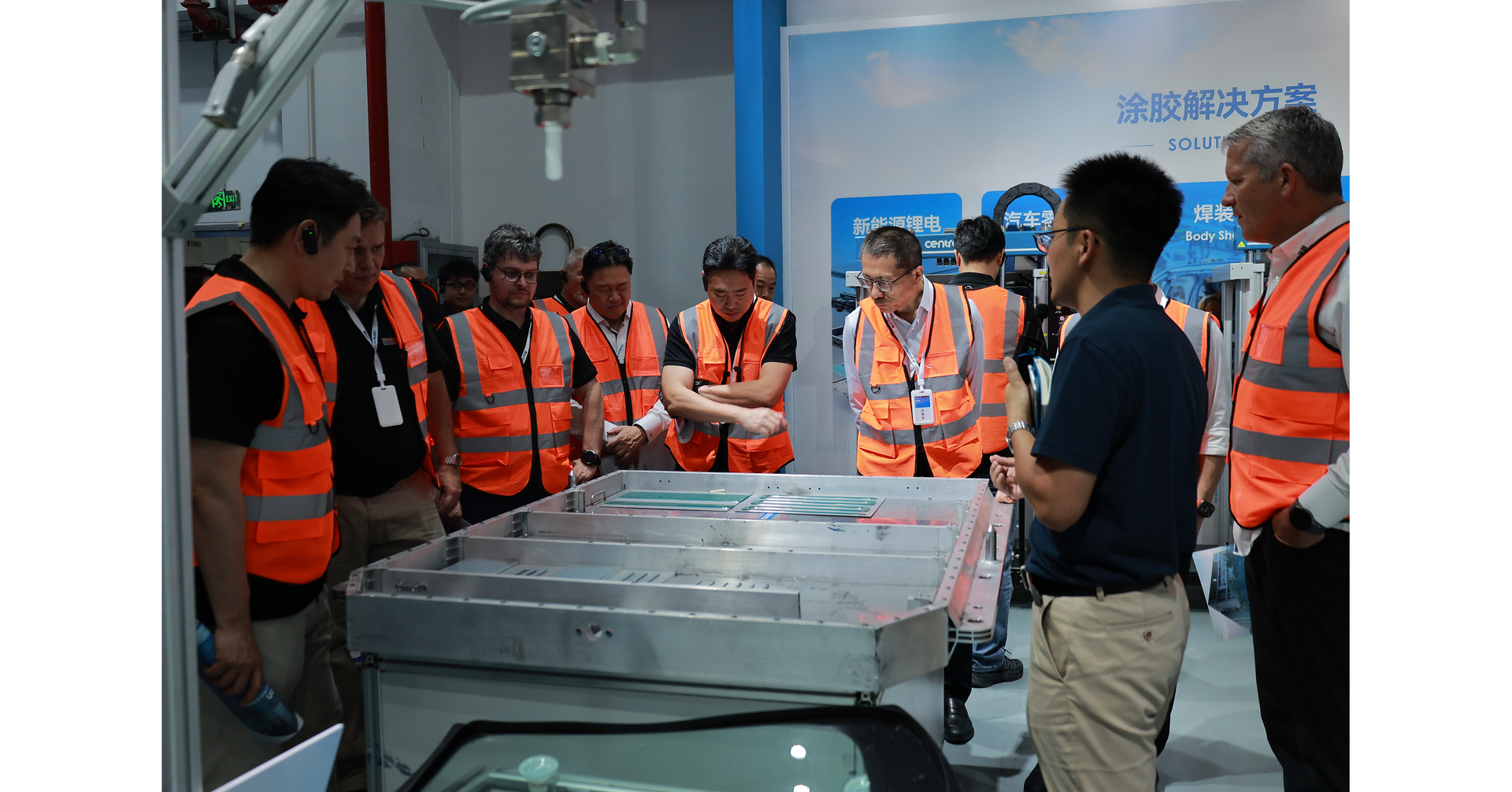 KUKA Global Executives Visit Centron for Technical Exchange on Intelligent Assembly Manufacturing
