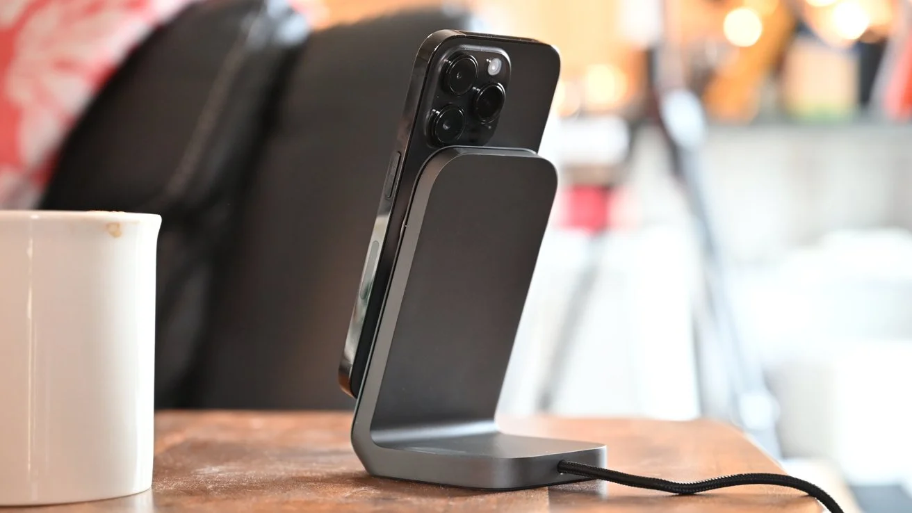 Nomad Stand One review: A luxe MagSafe charging stand