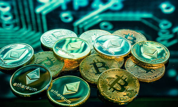 Tech Billionaires Launch Erebor Bank to Fill SVB's Gap