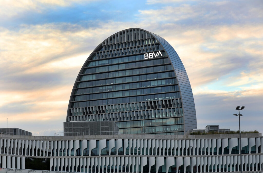 BBVA presents offer to Banco Sabadell shareholders