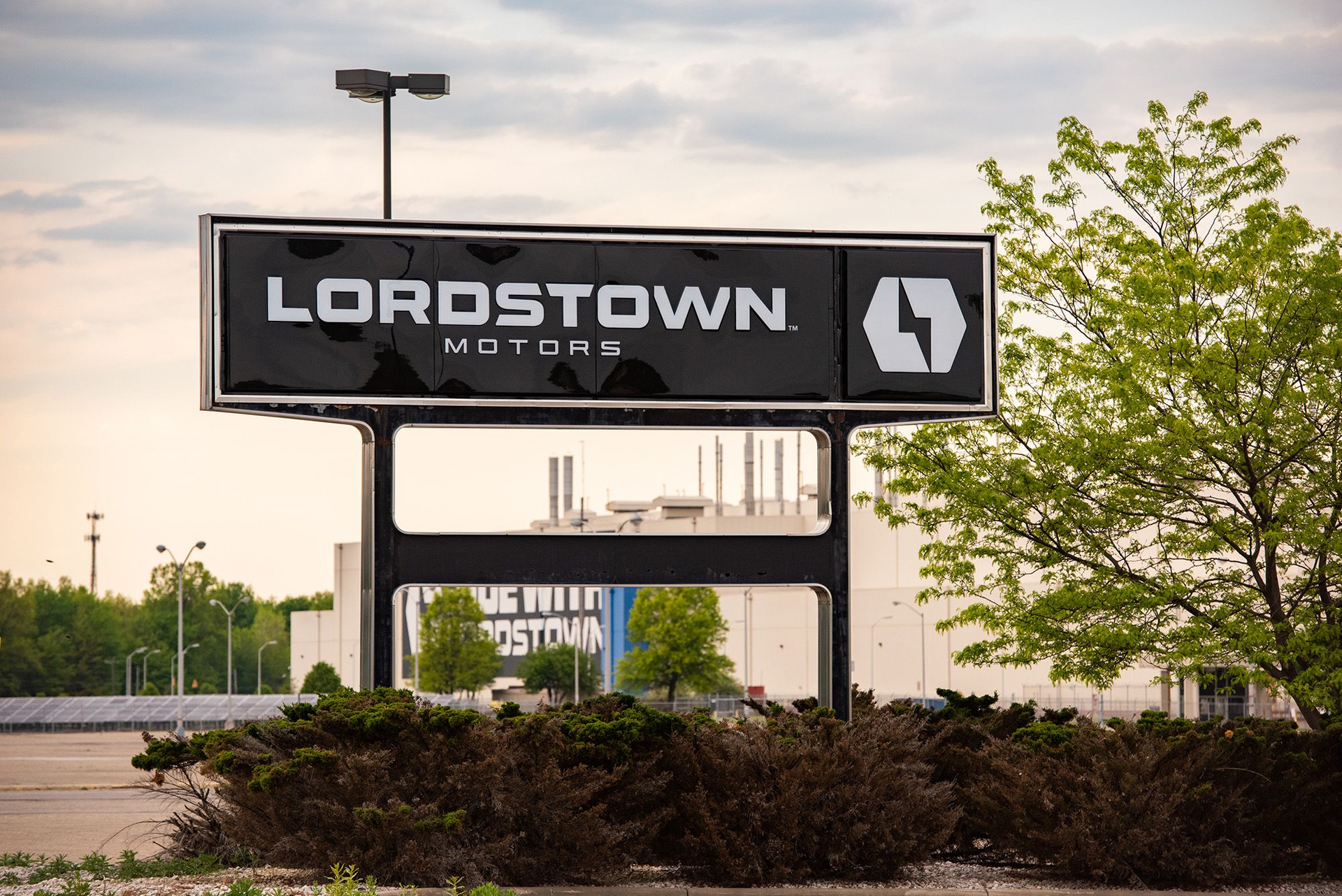 Lordstown Motors files for bankruptcy and sues former partner Foxconn