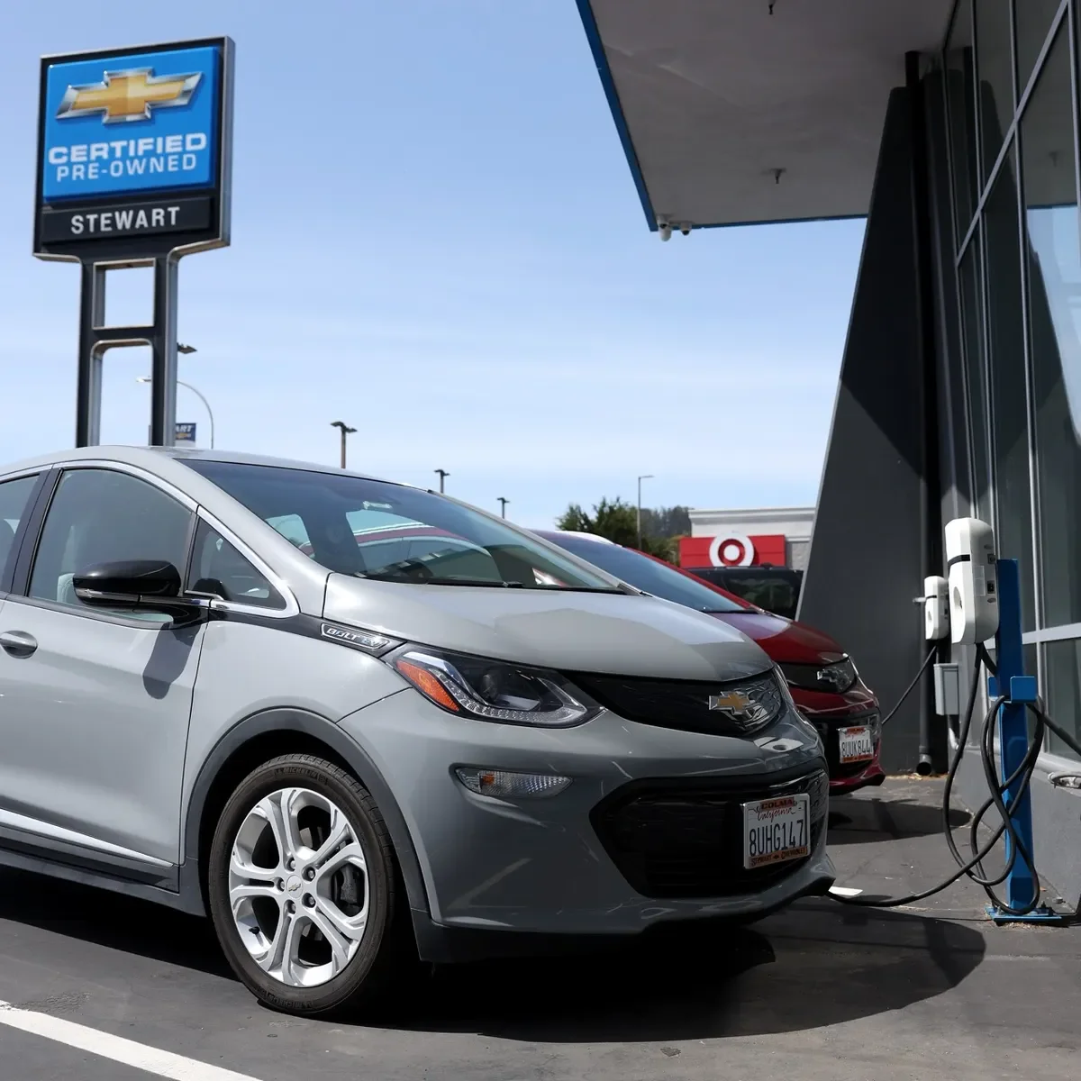 EnergyHub partners with GM to use EVs as grid resources