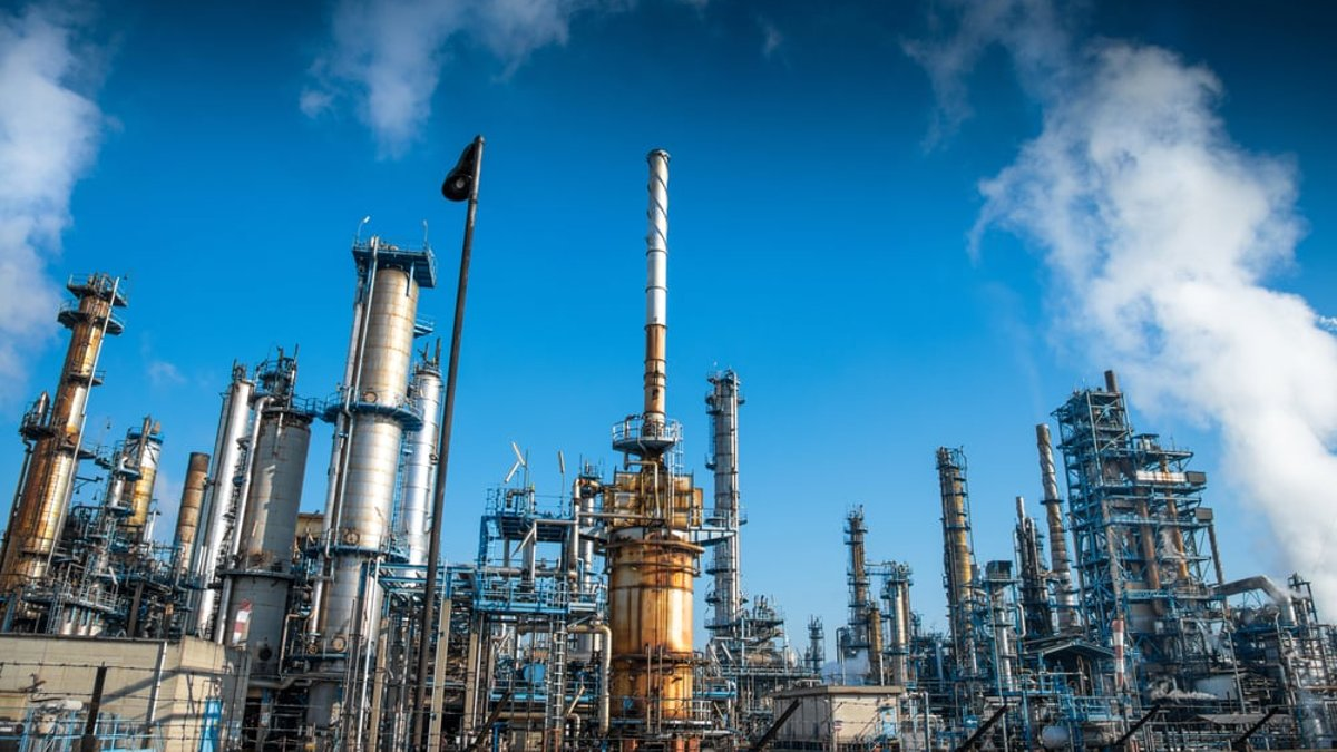 Mitsui-Soko Lifts Earnings and Strengthens Balance Sheet in FY2026