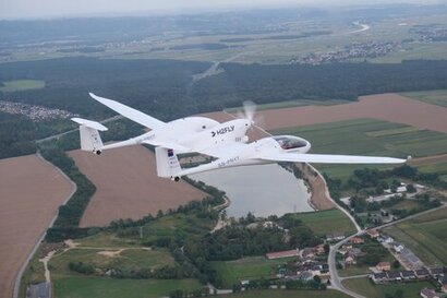 H2FLY and partners complete world?s first piloted flight of liquid hydrogen powered electric aircraft