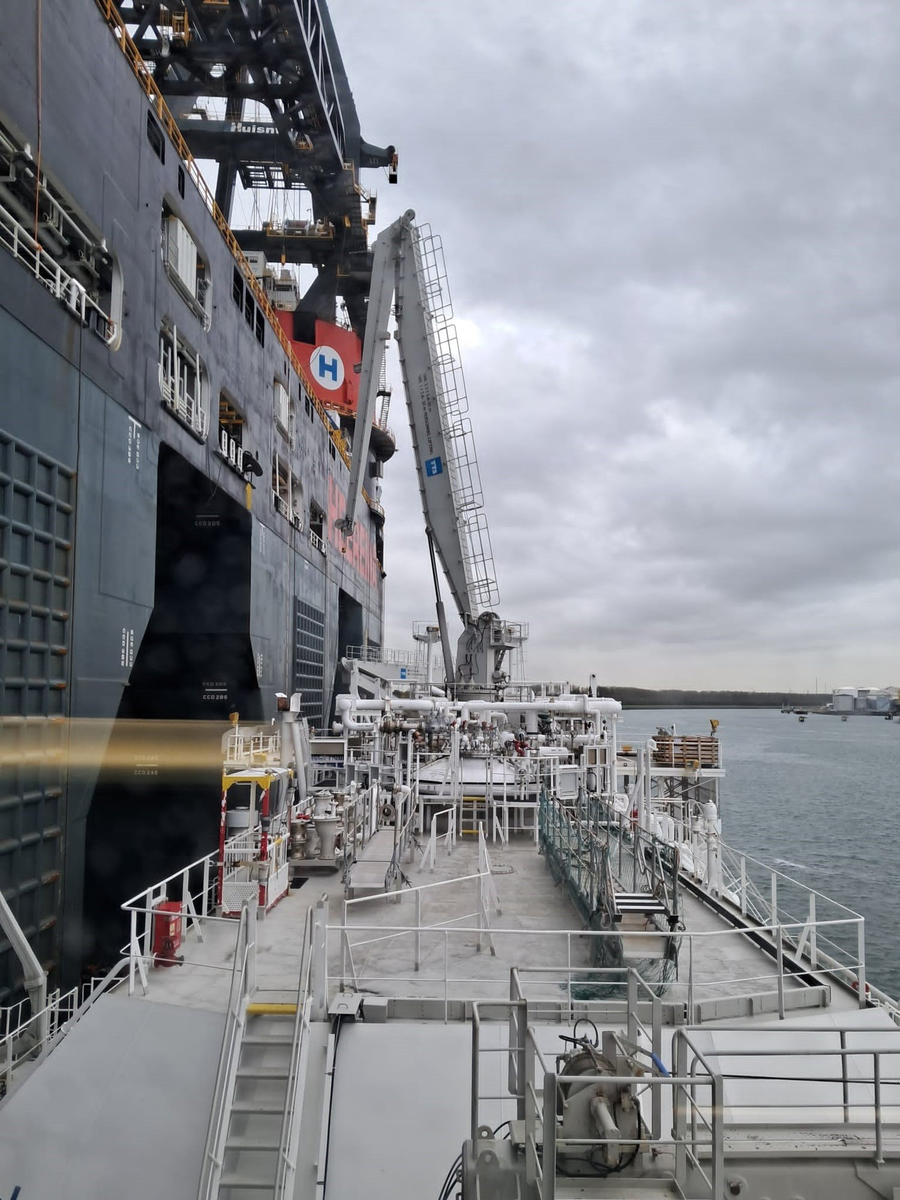 LNG bunkering stations - Why connection space should be considered