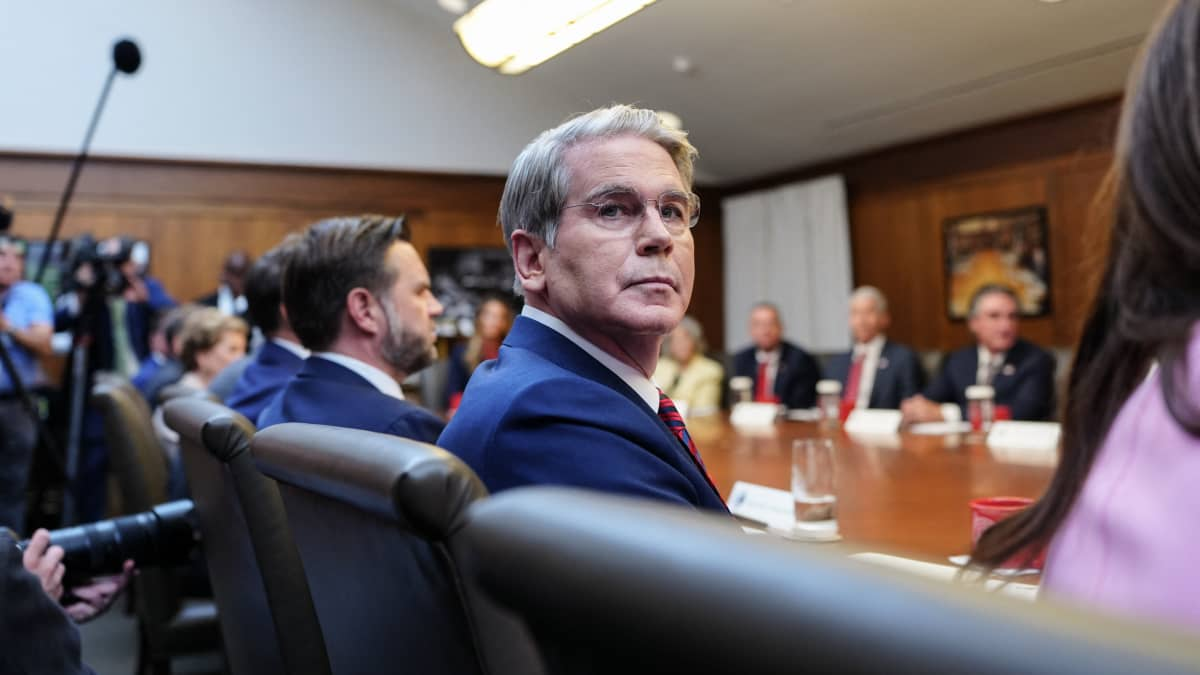 Canada tariffs, Bessent's buyback funding, Scott Kirby's plans for United and more in Morning Squawk