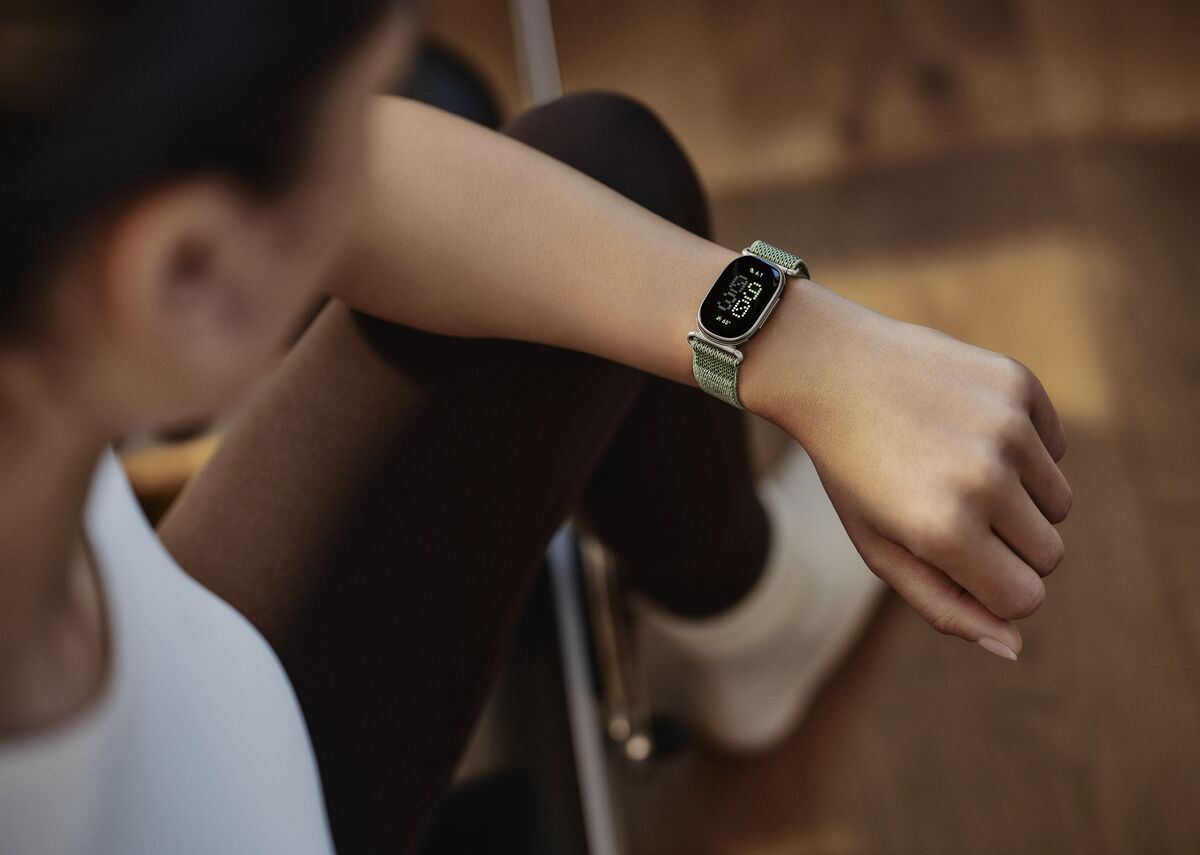 Google Debuts $180 Fitbit Edge Tracker, Replacing the Fitbit Charge 6