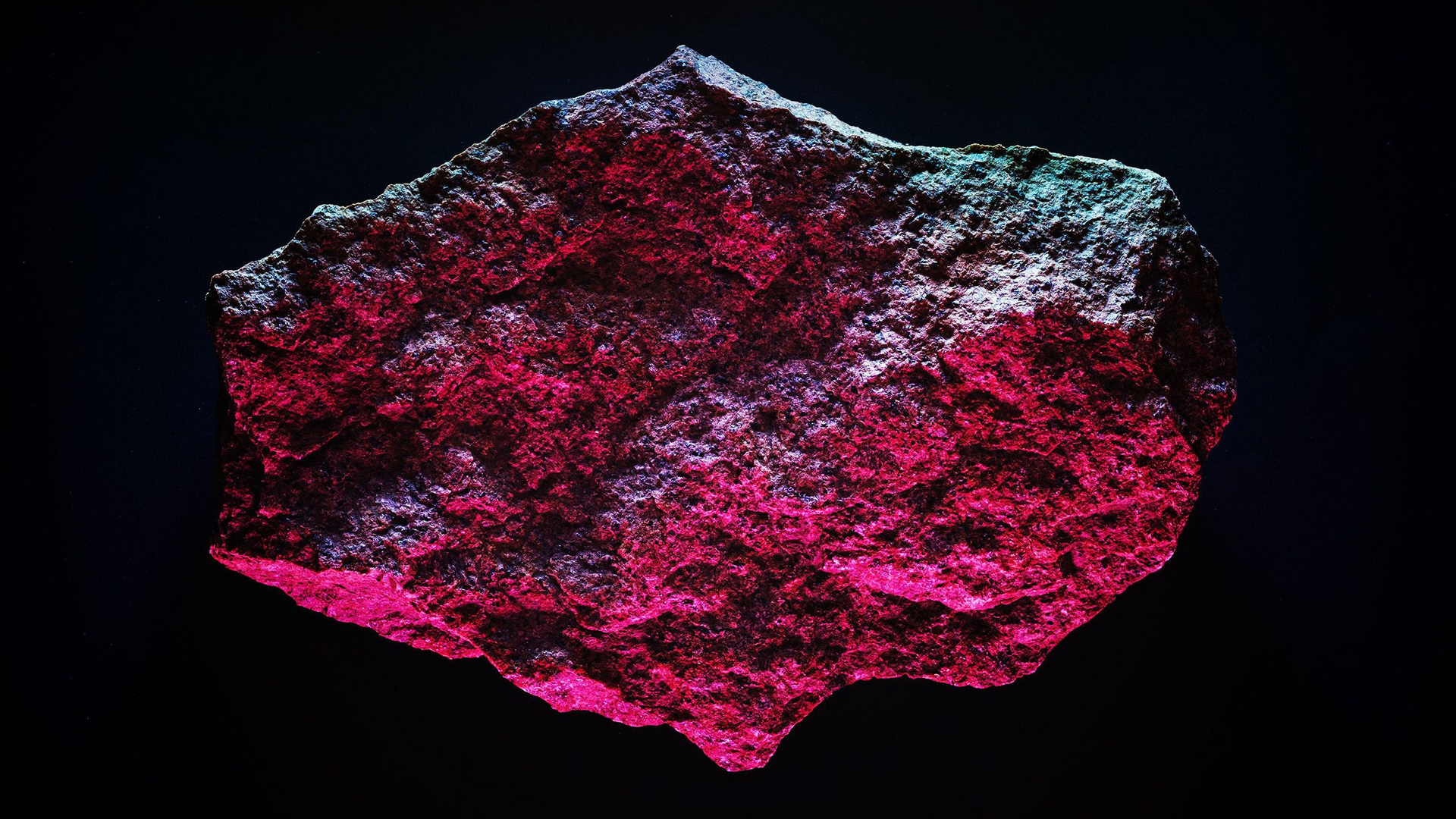 This New Tech Cuts Through Rock Without Grinding Into It