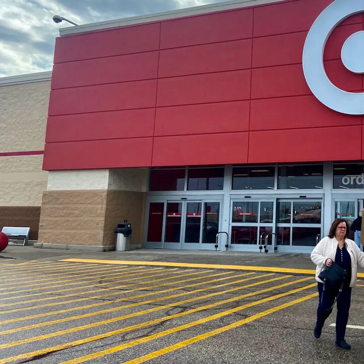 Target CEO Brian Cornell to exit