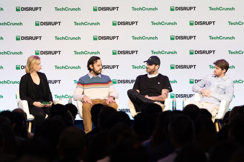 Twitter picks up team from narrative app Lightwell in its latest effort to improve conversations