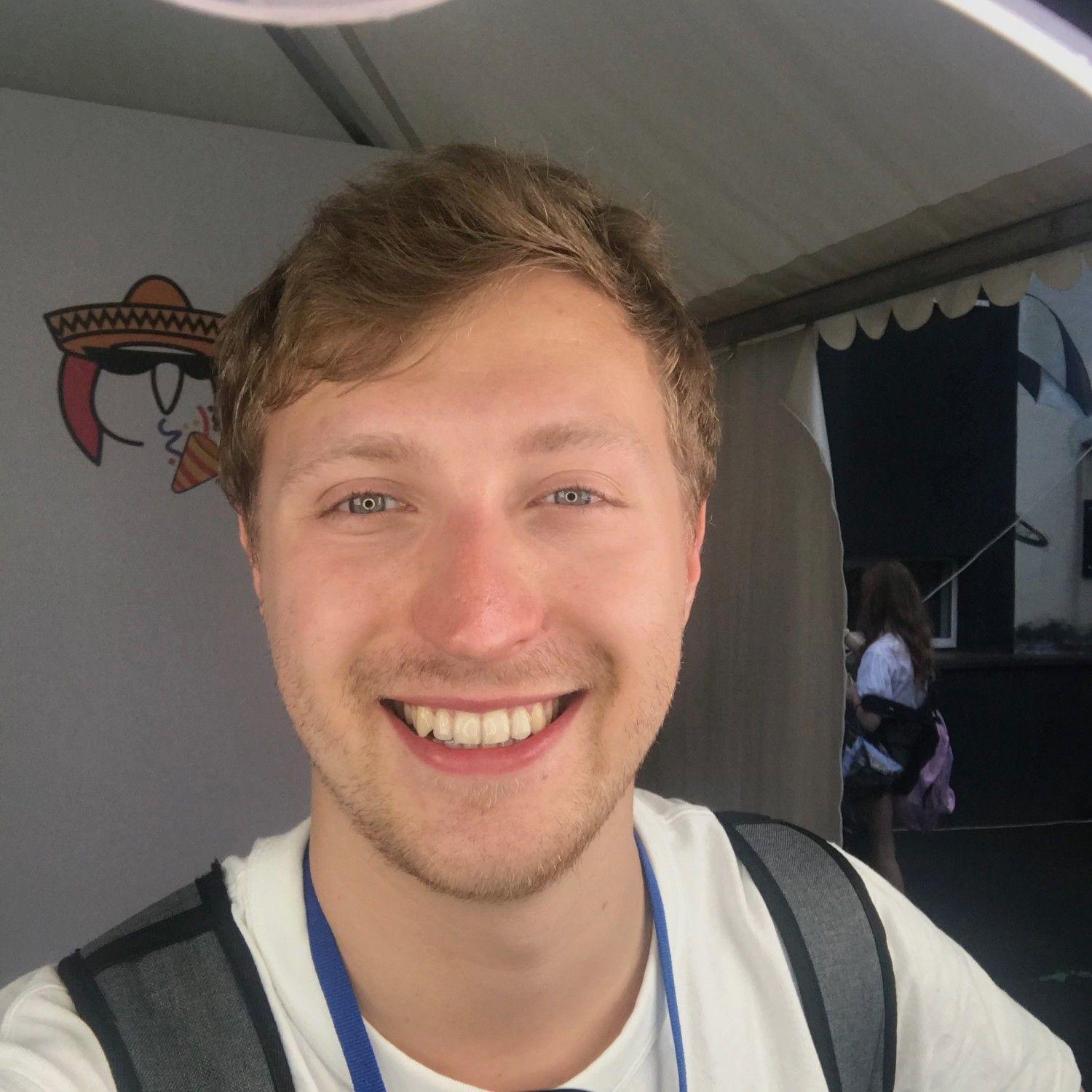 Artem Semjanow