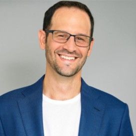 Emiliano Calemzuk