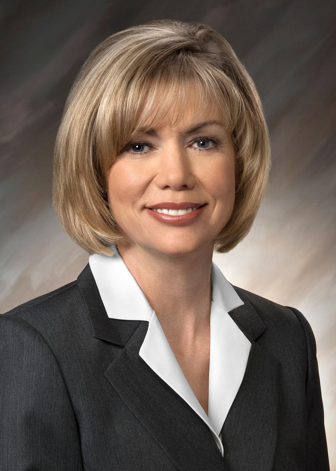 Lynn Dugle