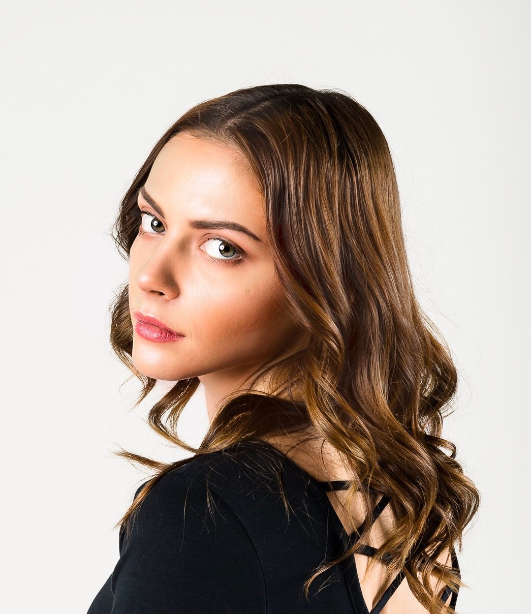 Anya Oleynik