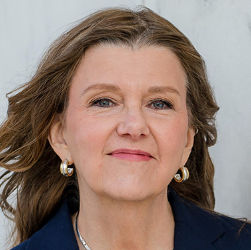 Jo Barefoot