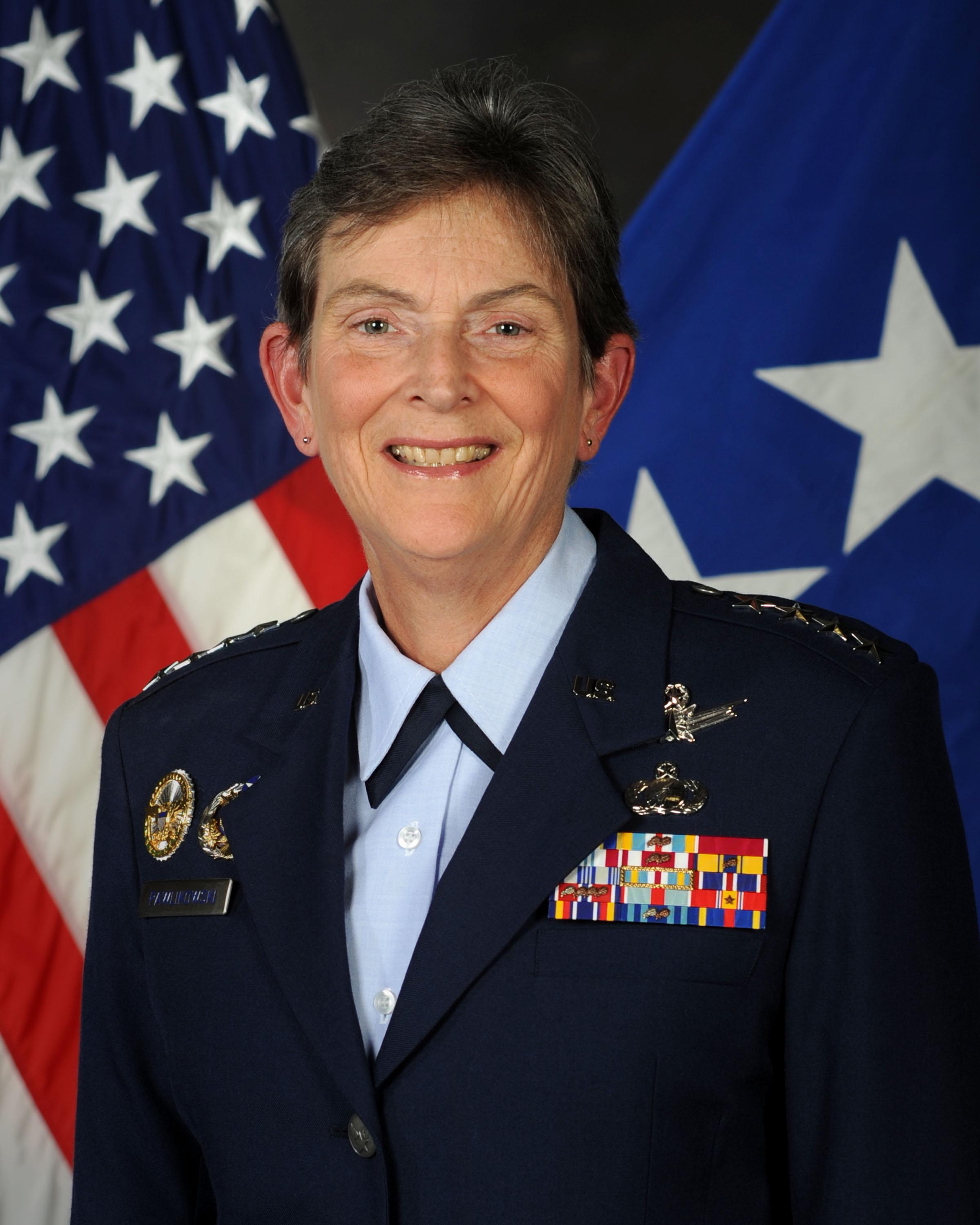 Ellen Pawlikowski