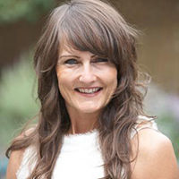 Pam Hoelzle