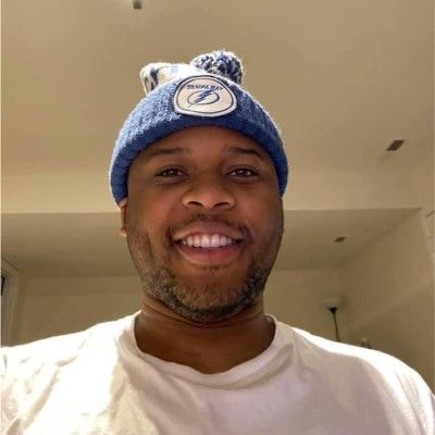 Desmond Adams