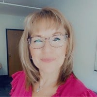 Lynn Jones-Folsom