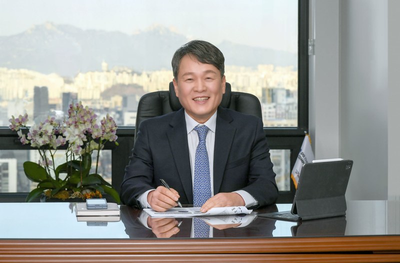 Kyu-Seok Lee