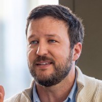 Amir Efrati